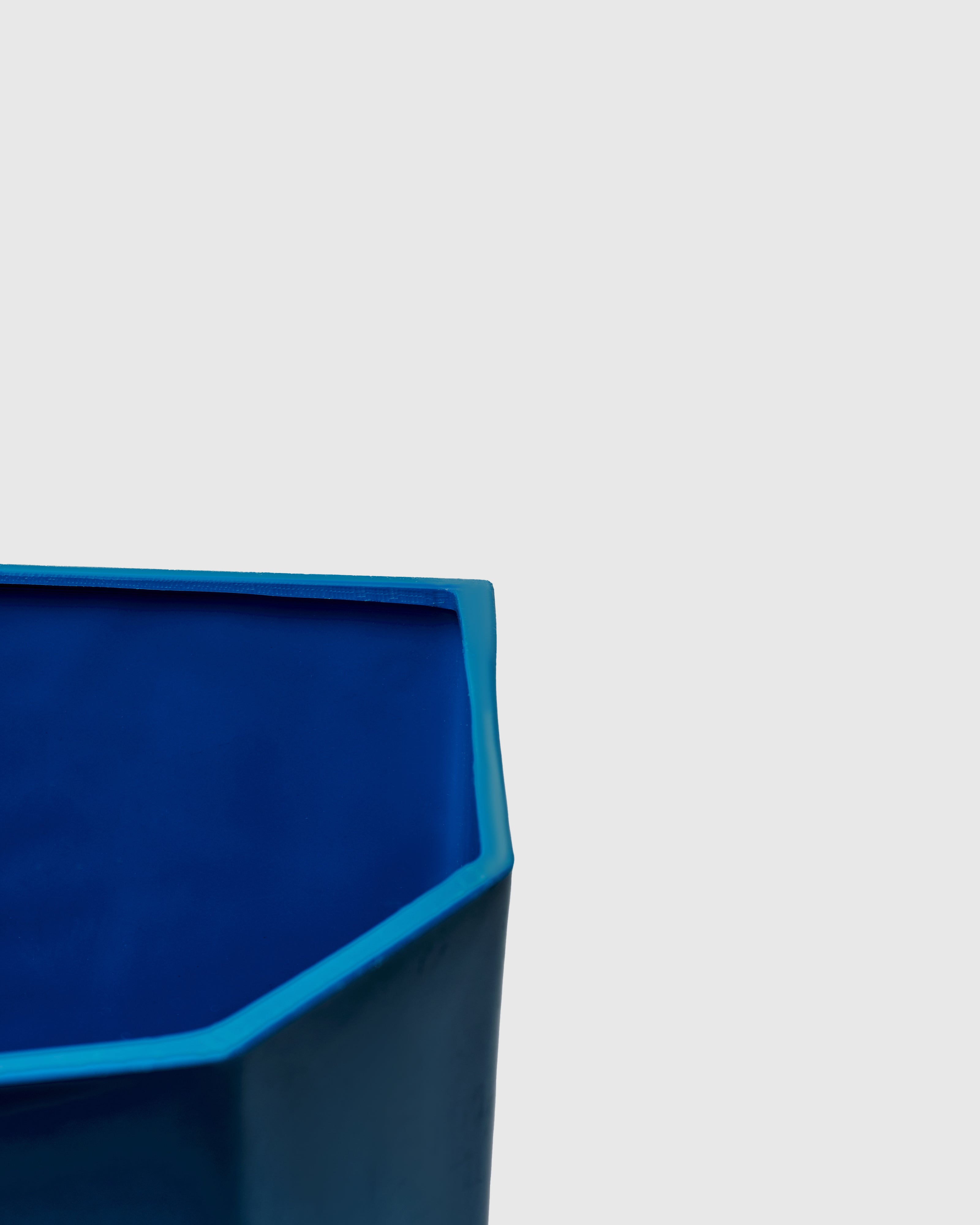 Arnoldino Circus Stool – Hato Press